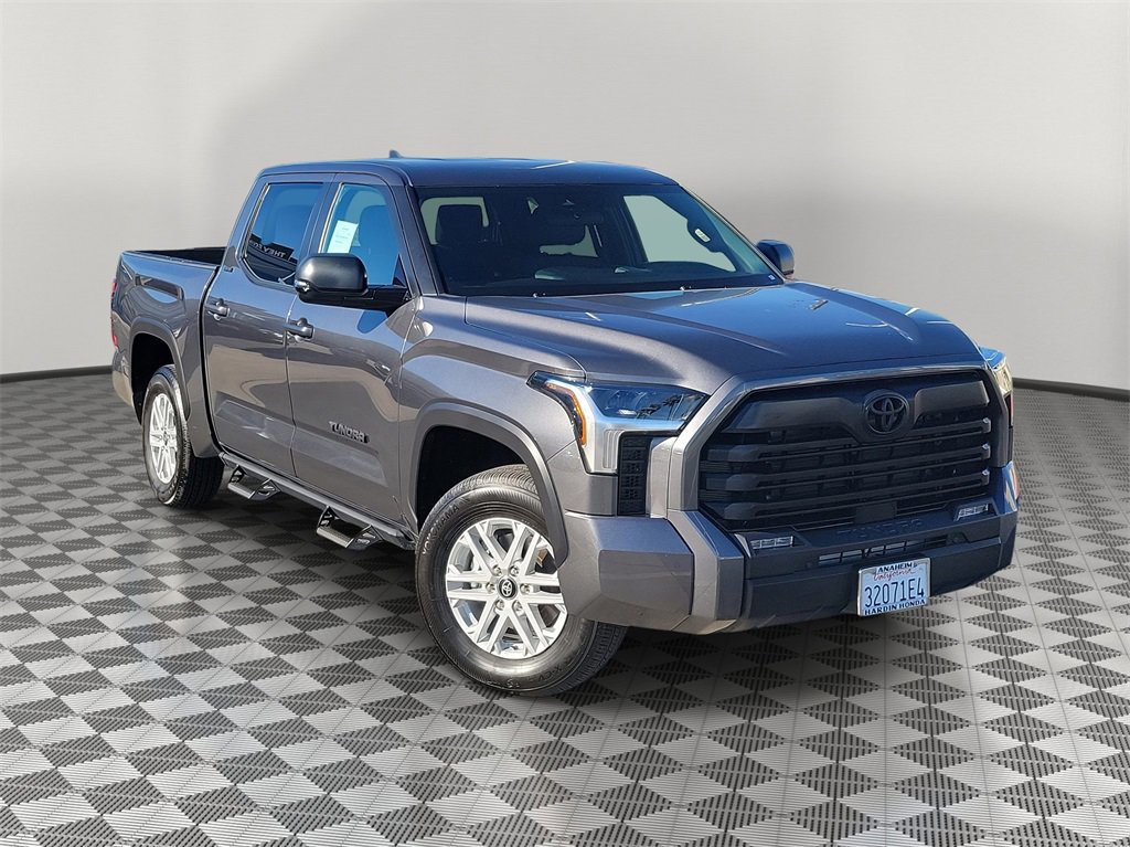 Used 2025 Toyota Tundra SR5 image 2