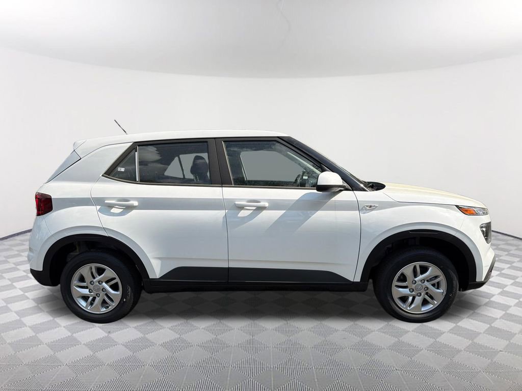 New 2026 Hyundai Venue SE image 4