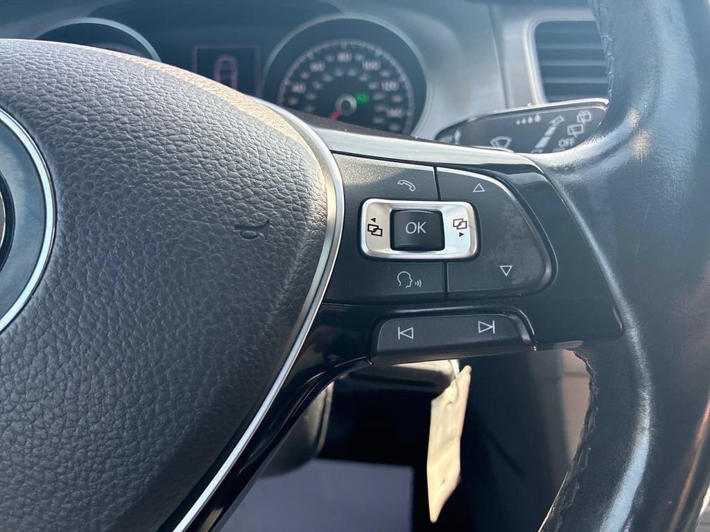 Used 2016 Volkswagen Golf S FWD image 22