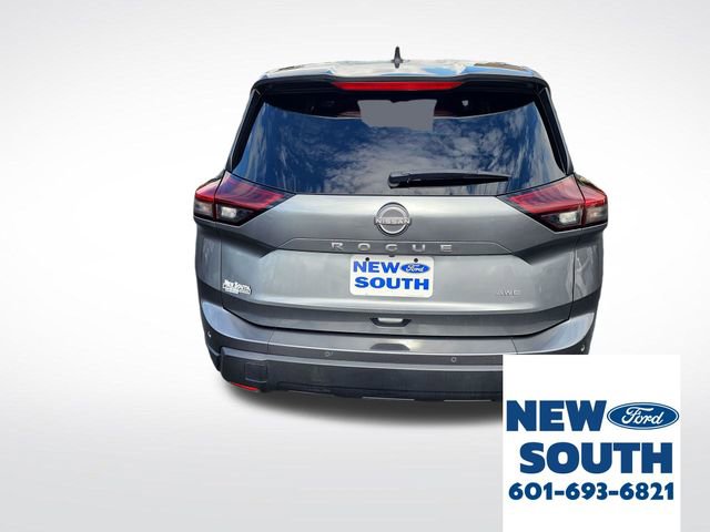 Used 2024 Nissan Rogue S image 4