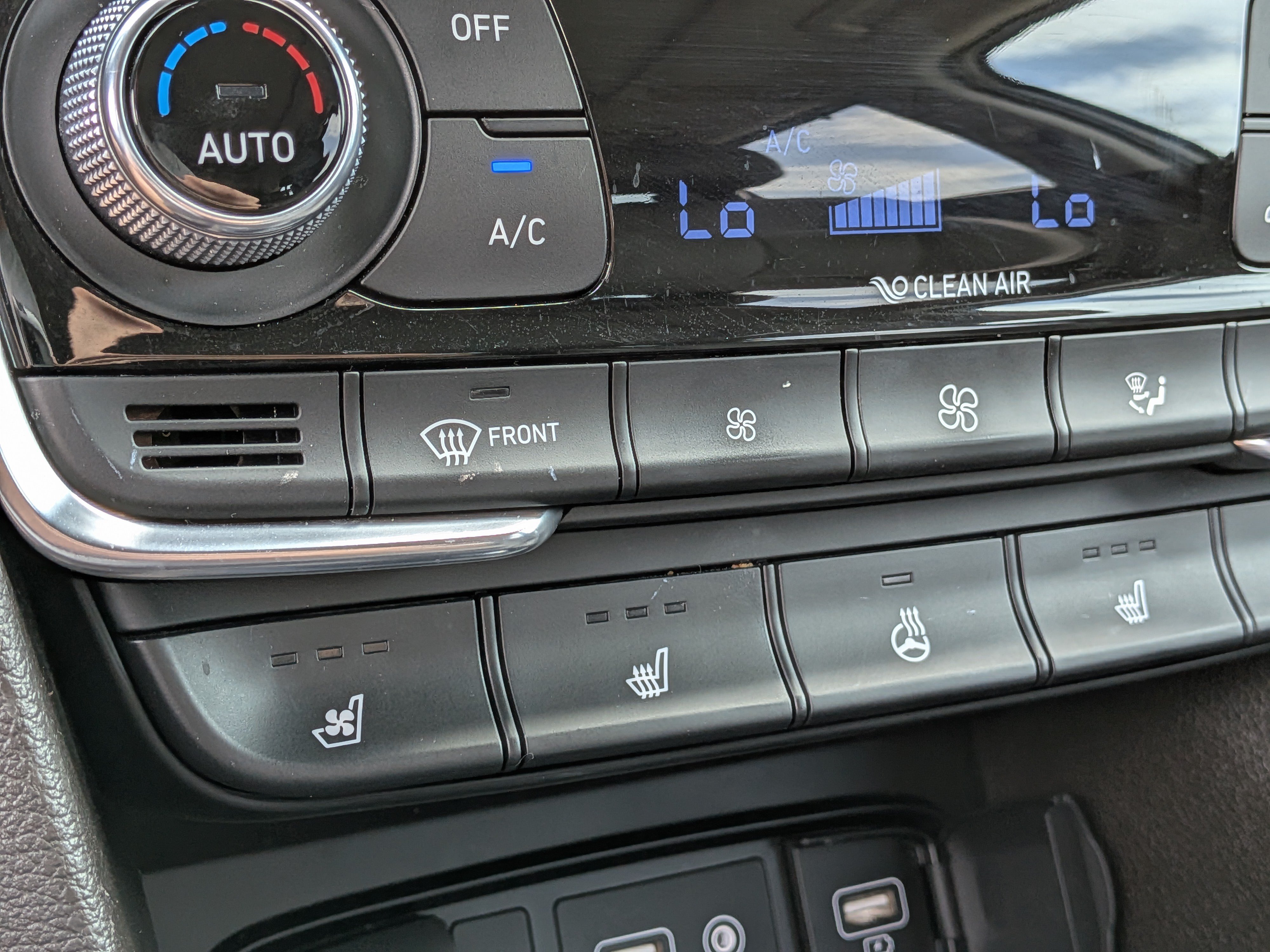 Used 2020 Hyundai Santa Fe Limited FWD image 31