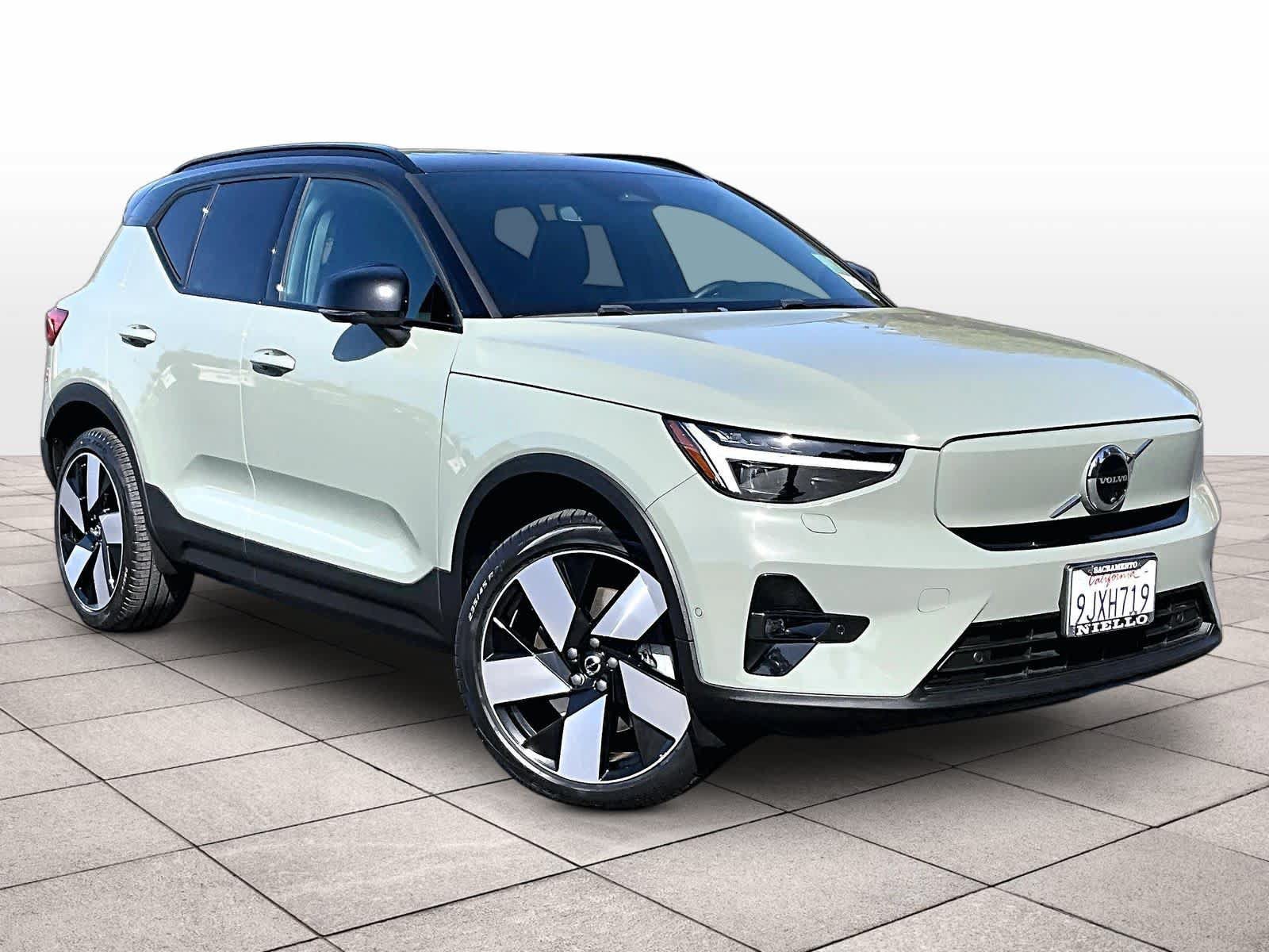 Used 2024 Volvo XC40 Recharge Ultimate w/ Protection Package Premier AWD/4WD image 2