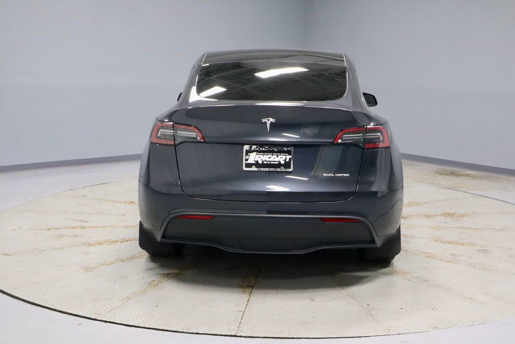 Used 2025 Tesla Model Y Long Range image 10