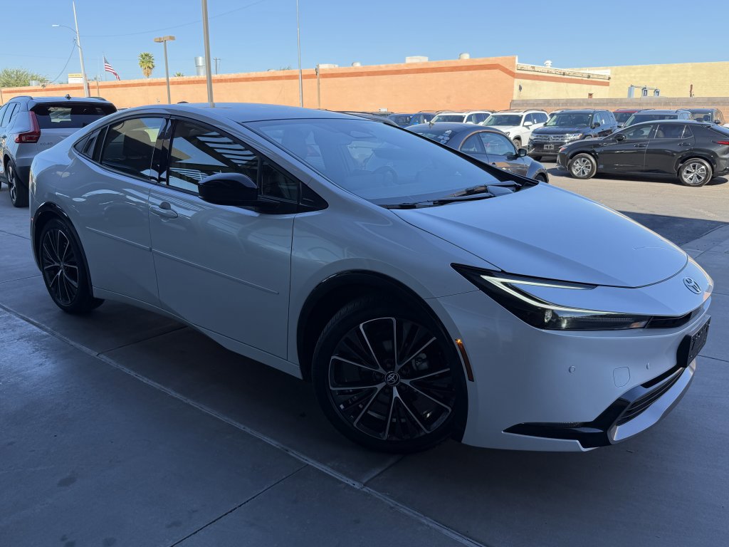 Used 2024 Toyota Prius XLE image 6