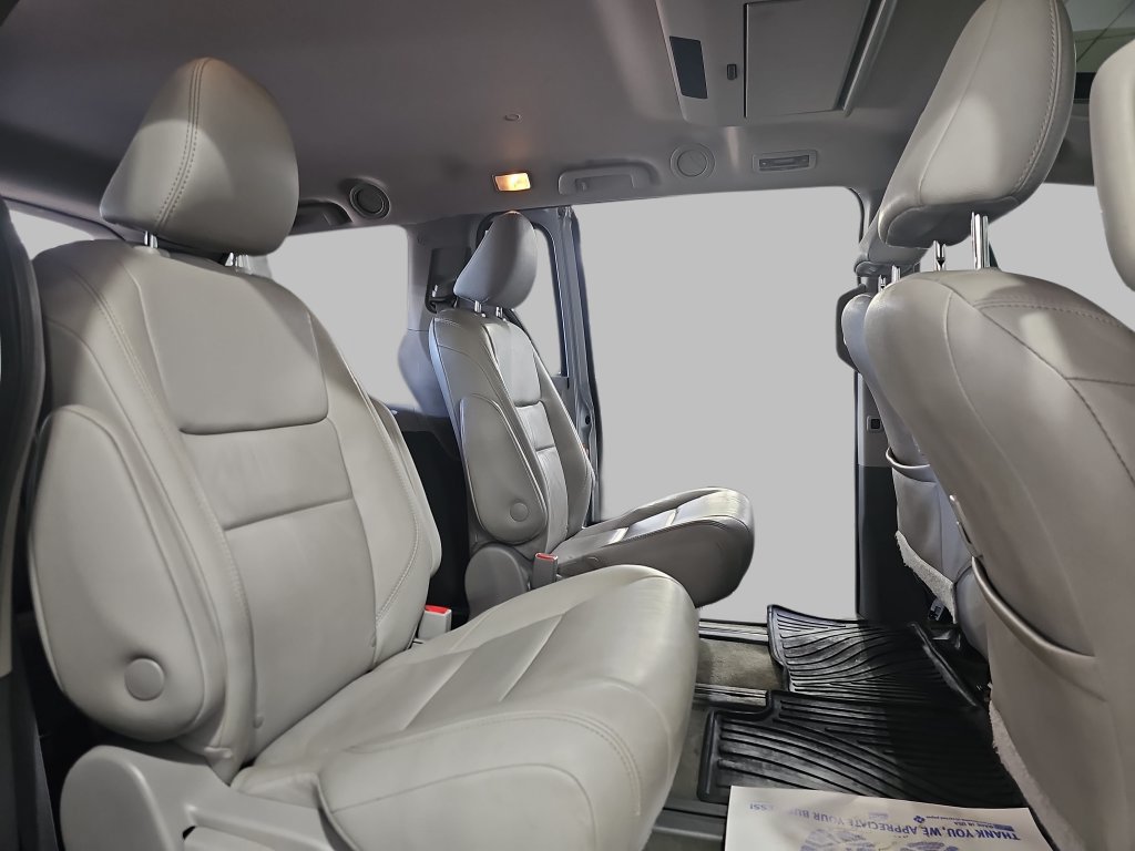 Used 2018 Toyota Sienna XLE Premium AWD/4WD image 14