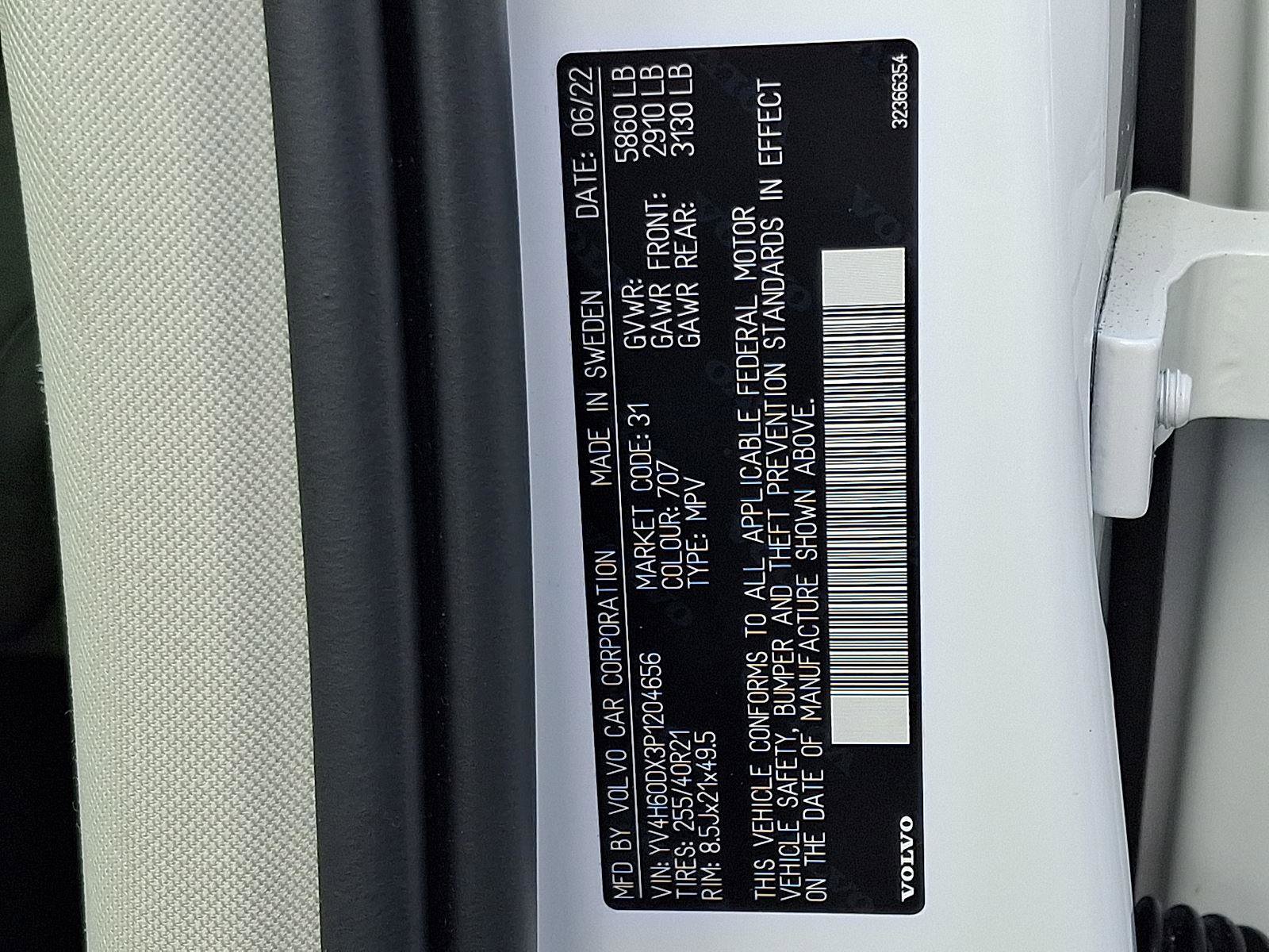 Certified 2023 Volvo XC60 T8 Ultimate w/ Protection Package Premier image 26