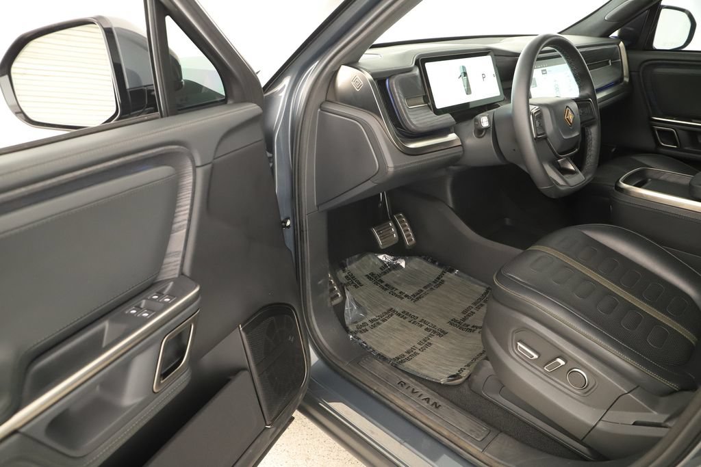 Used 2024 Rivian R1S Adventure AWD/4WD image 14