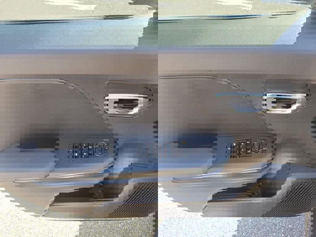 New 2026 Kia K4 LXS image 18