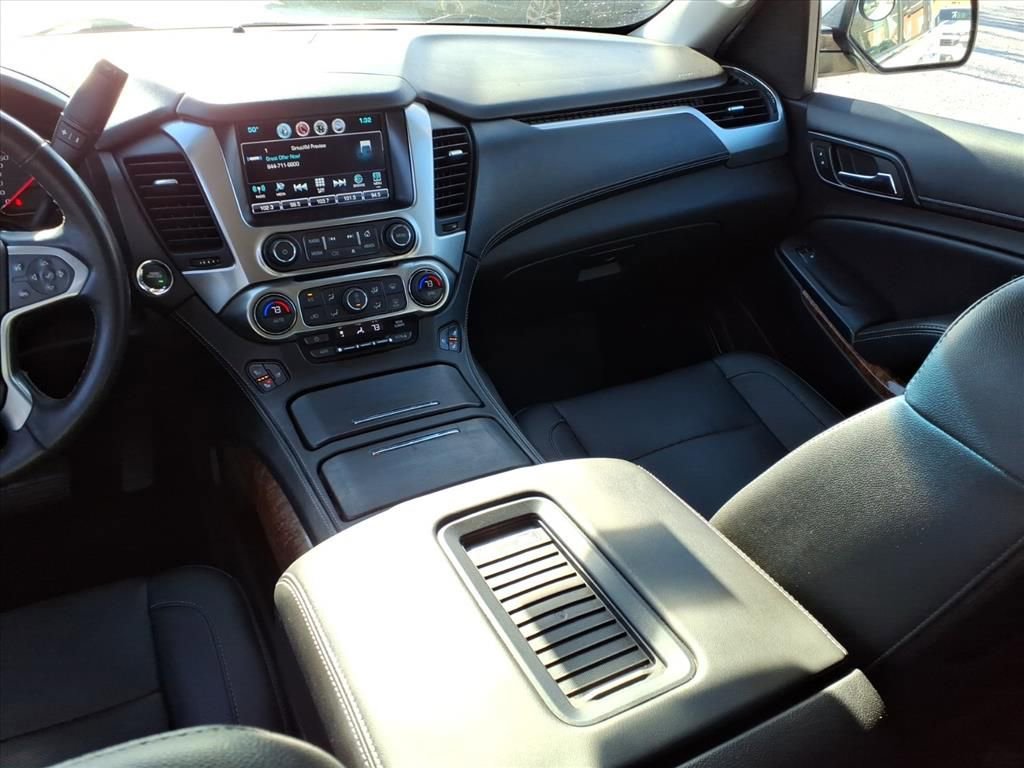 Used 2018 Chevrolet Suburban Premier image 16