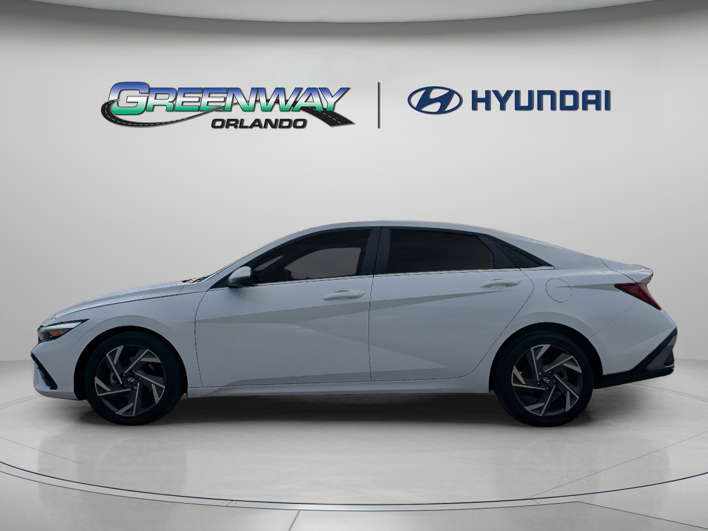 Used 2024 Hyundai Elantra Limited FWD image 5