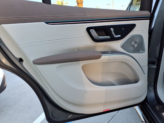Certified 2023 Mercedes-Benz EQS 580 4MATIC SUV image 17