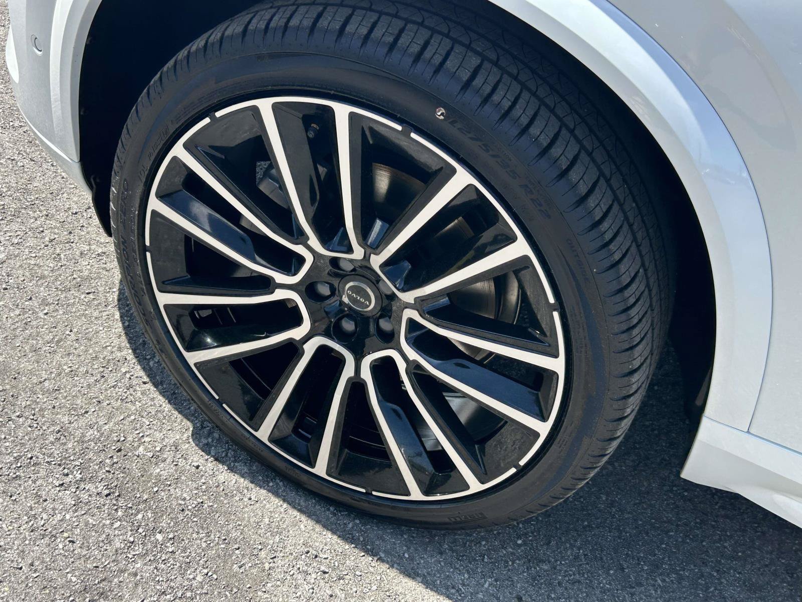 New 2026 Volvo XC90 B6 Plus w/ Protection Package Premier AWD/4WD image 9