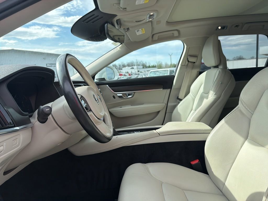 Used 2017 Volvo V90 T6 Cross Country image 6