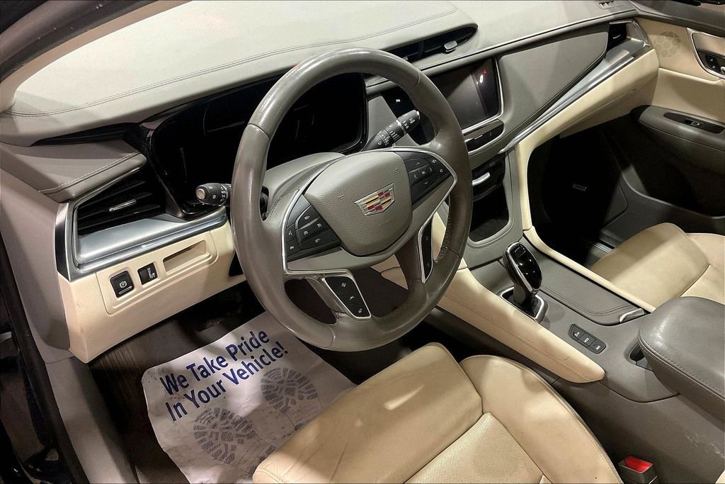 Used 2017 Cadillac XT5 Luxury w/ Driver Awareness Package image 14