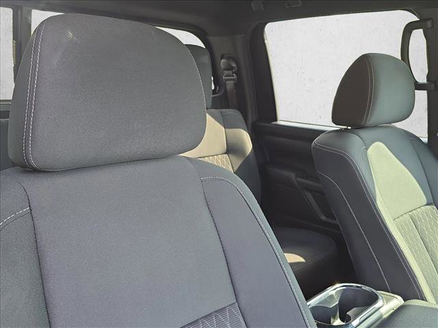 Used 2018 Nissan Titan SV w/ SV Convenience Package image 21