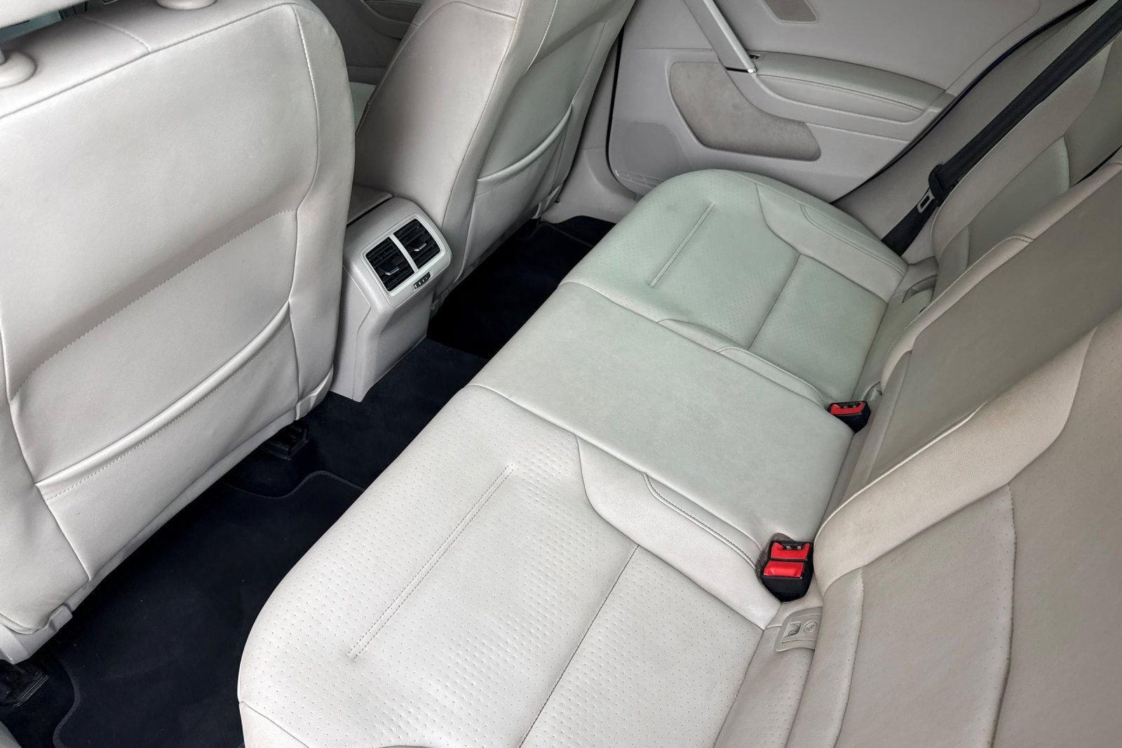 Used 2015 Volkswagen Golf S FWD image 12