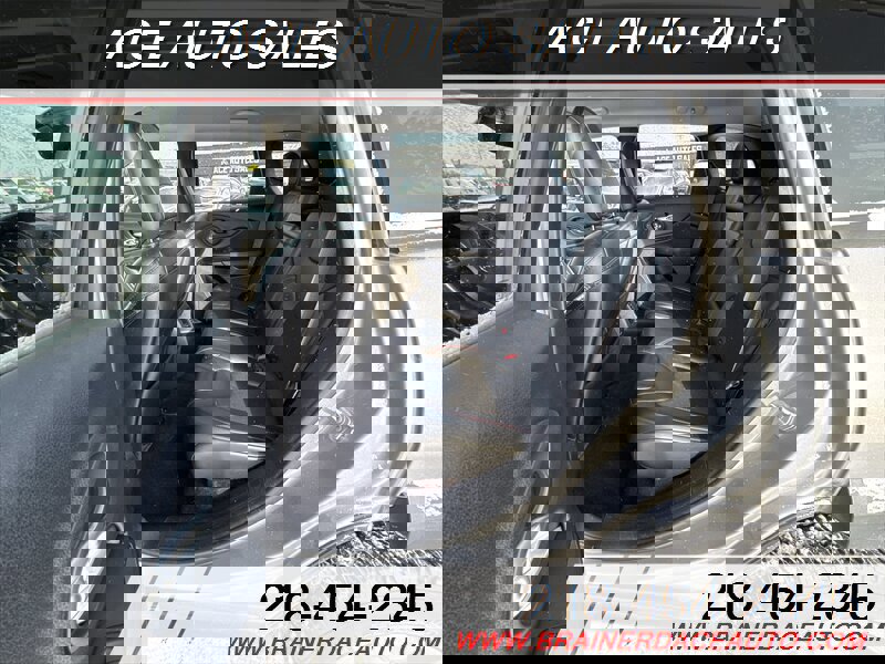 Used 2019 Jeep Cherokee Trailhawk w/ Cold Weather Group image 15