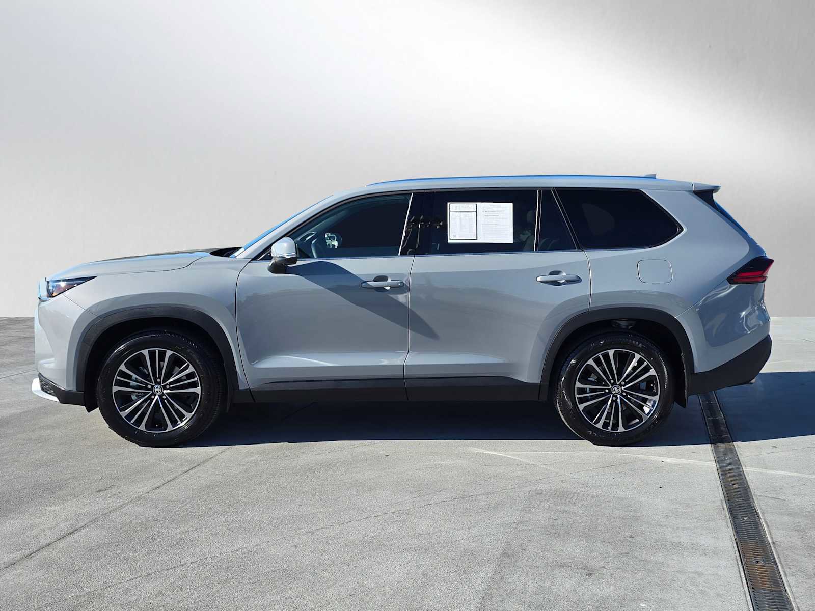 Certified 2025 Toyota Grand Highlander AWD Hybrid image 4