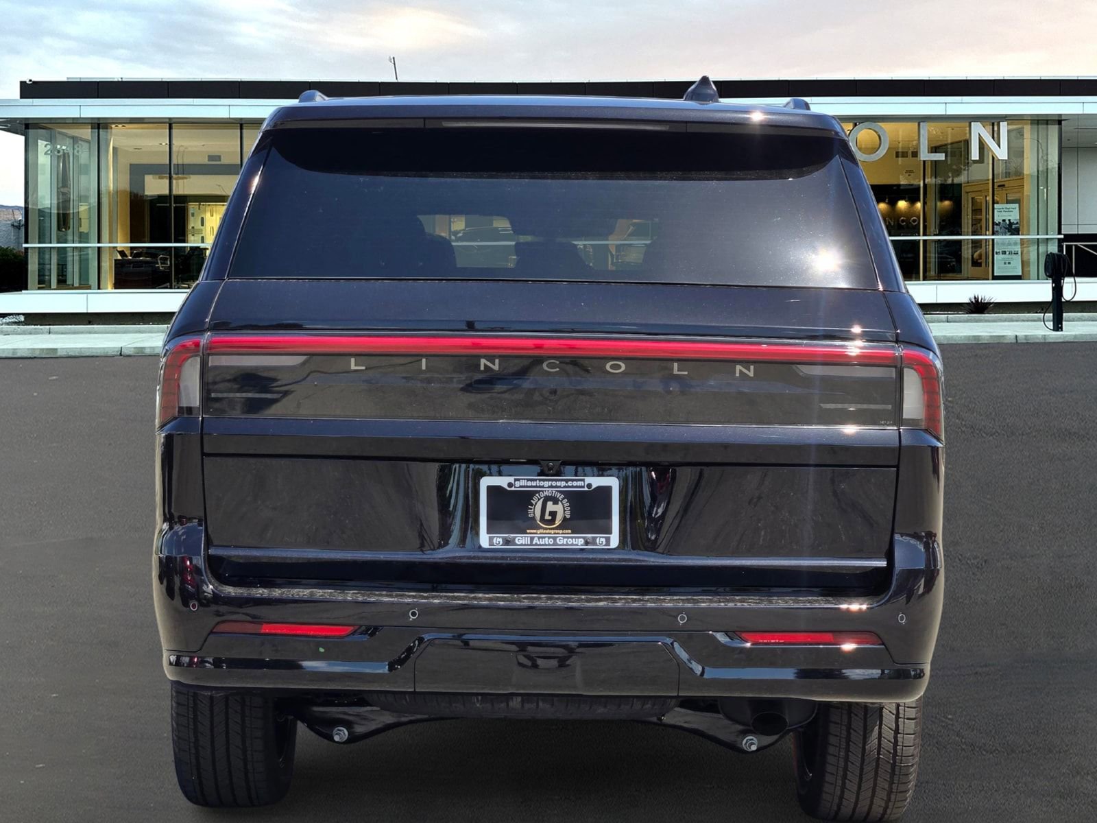 New 2026 Lincoln Navigator L Reserve AWD/4WD image 5