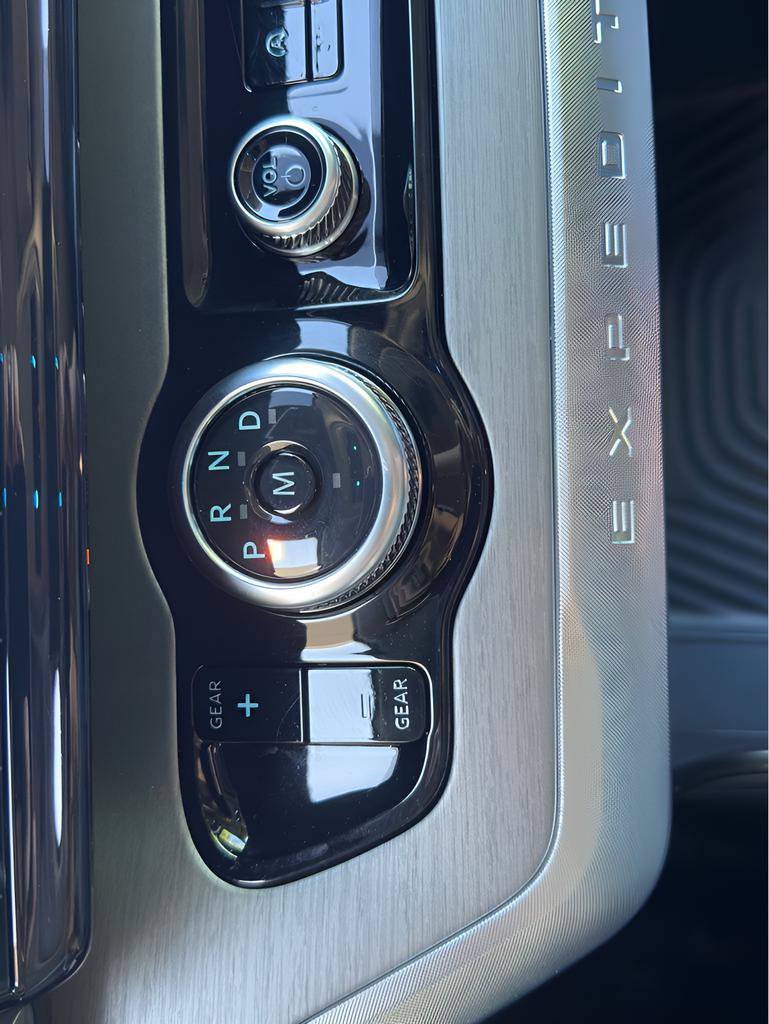 Used 2025 Ford Expedition Platinum AWD/4WD image 51