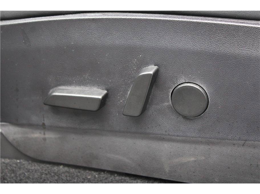 Used 2020 Tesla Model Y Long Range image 11