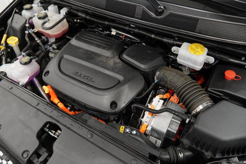 Certified 2024 Chrysler Pacifica Limited image 49