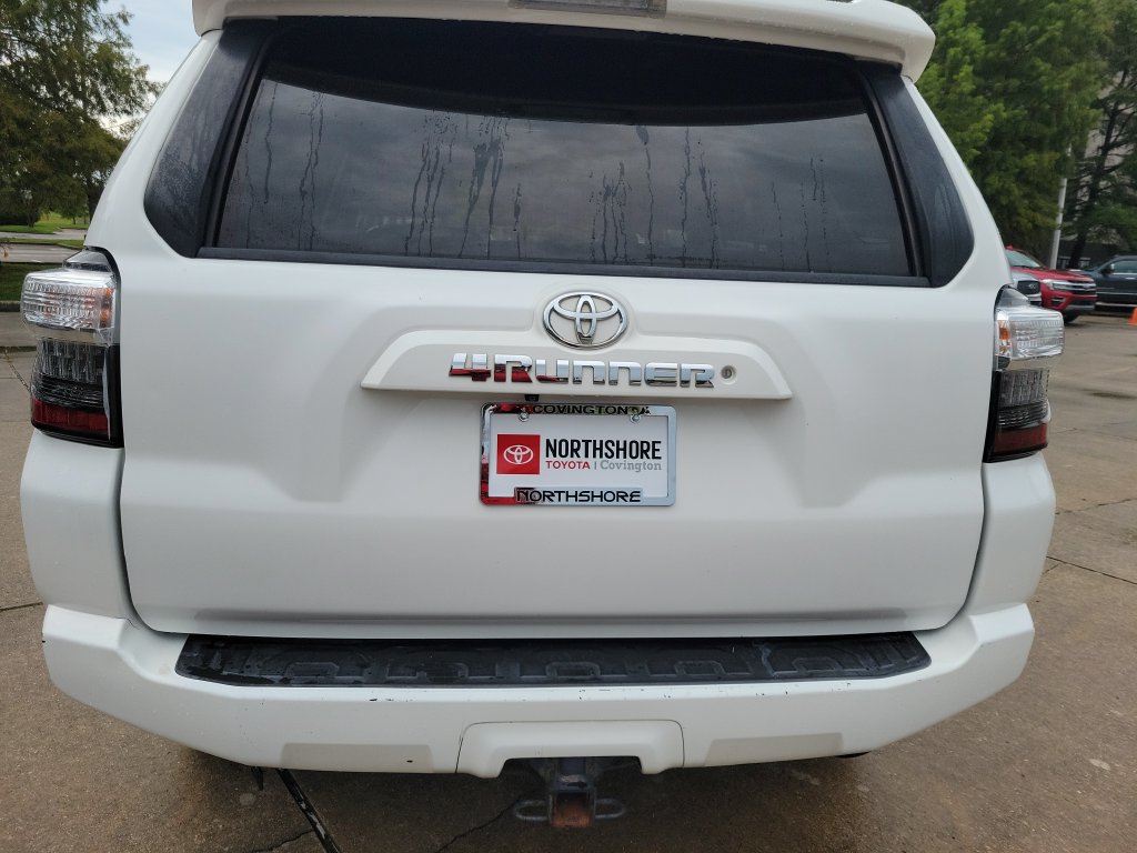 Used 2018 Toyota 4Runner SR5 RWD image 4