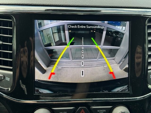 Used 2021 Jeep Grand Cherokee Laredo X AWD/4WD image 4
