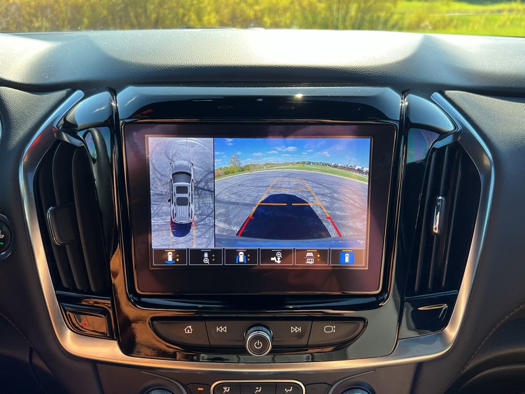 Used 2023 Chevrolet Traverse RS image 29