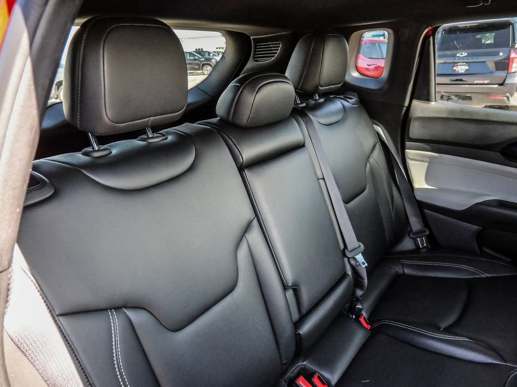 Used 2025 Jeep Compass Limited image 22