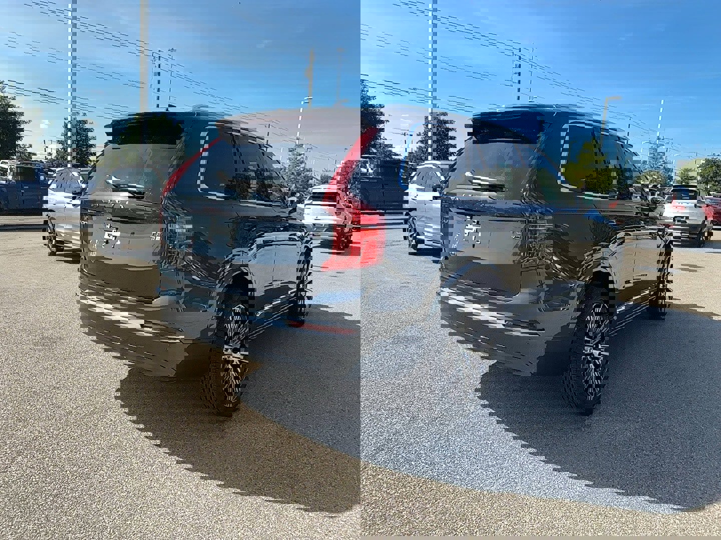 New 2025 Volvo XC90 T8 Core w/ Climate Package image 5