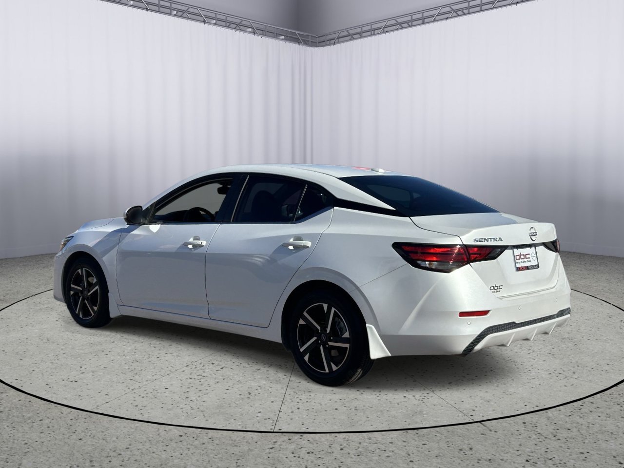 Used 2024 Nissan Sentra SV FWD image 7