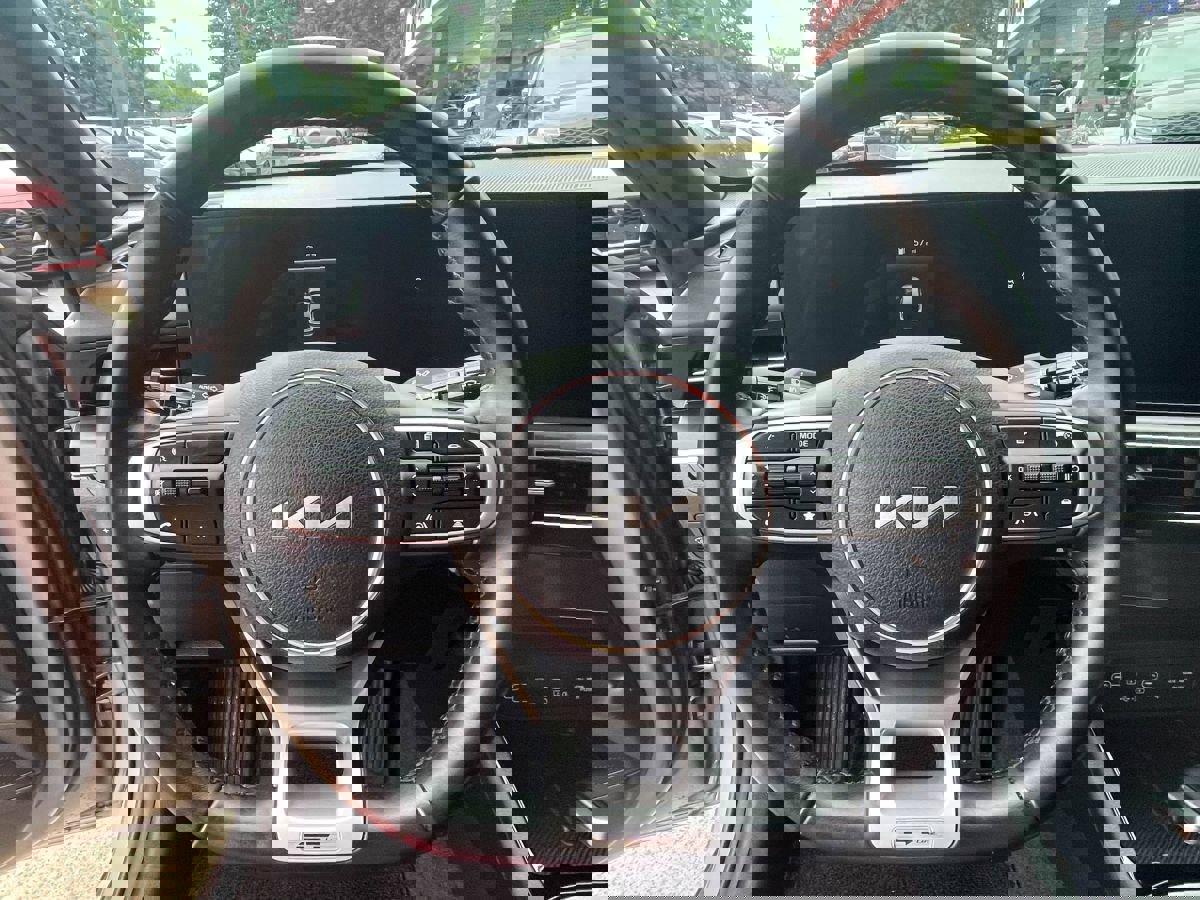 Used 2025 Kia K5 GT-Line image 11