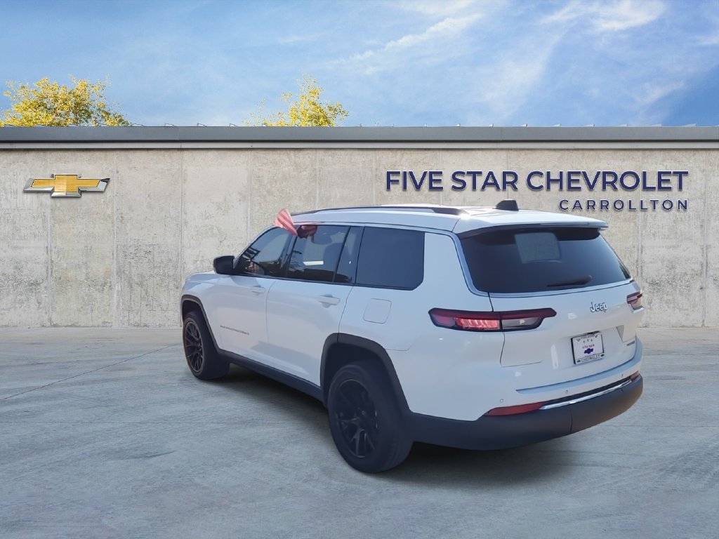 Used 2023 Jeep Grand Cherokee L Laredo RWD image 7