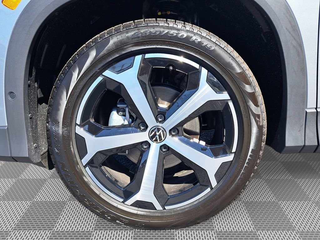 New 2025 Volkswagen Tiguan SE image 10