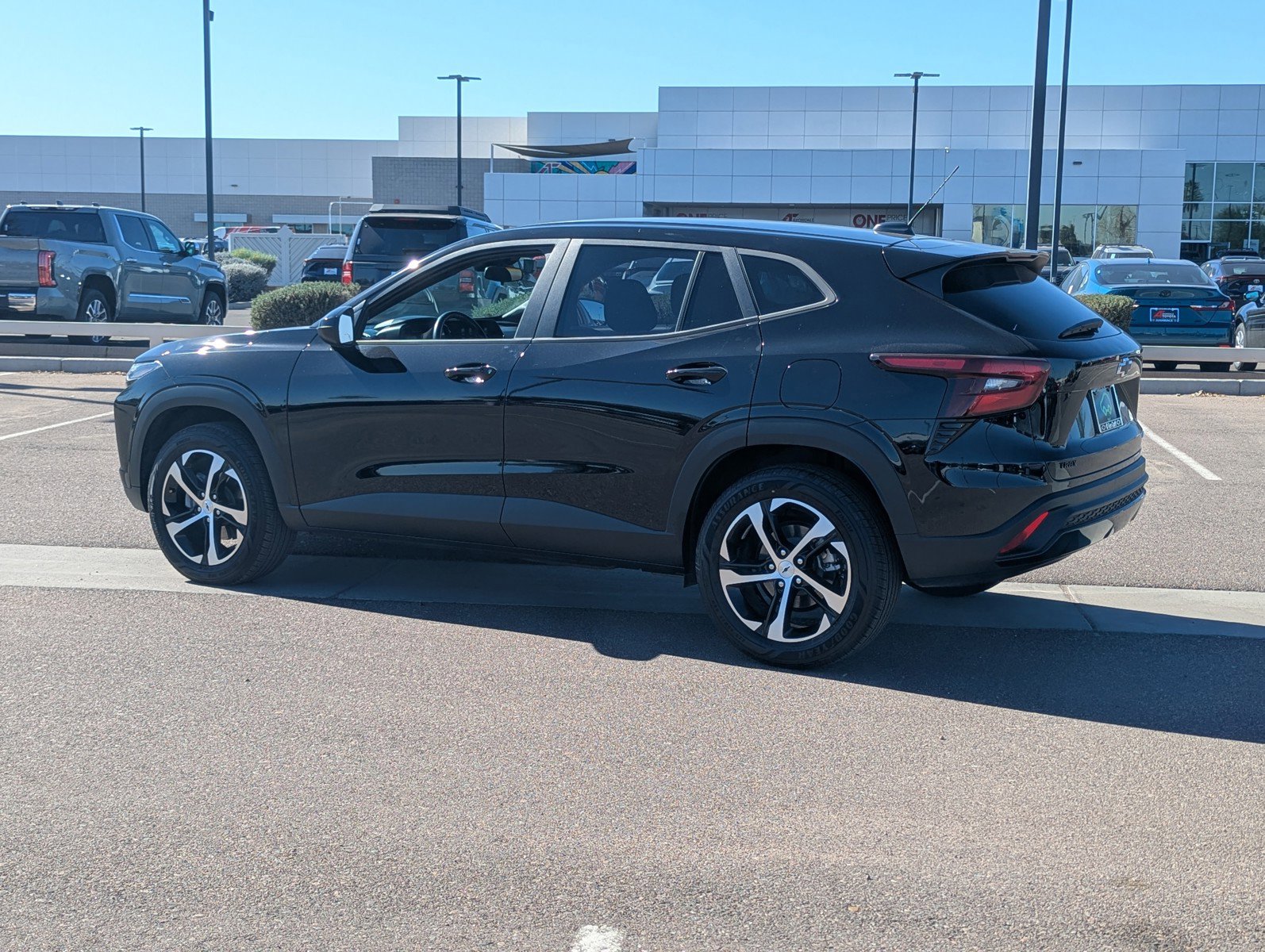 Certified 2024 Chevrolet Trax RS w/ Driver Confidence Package image 3