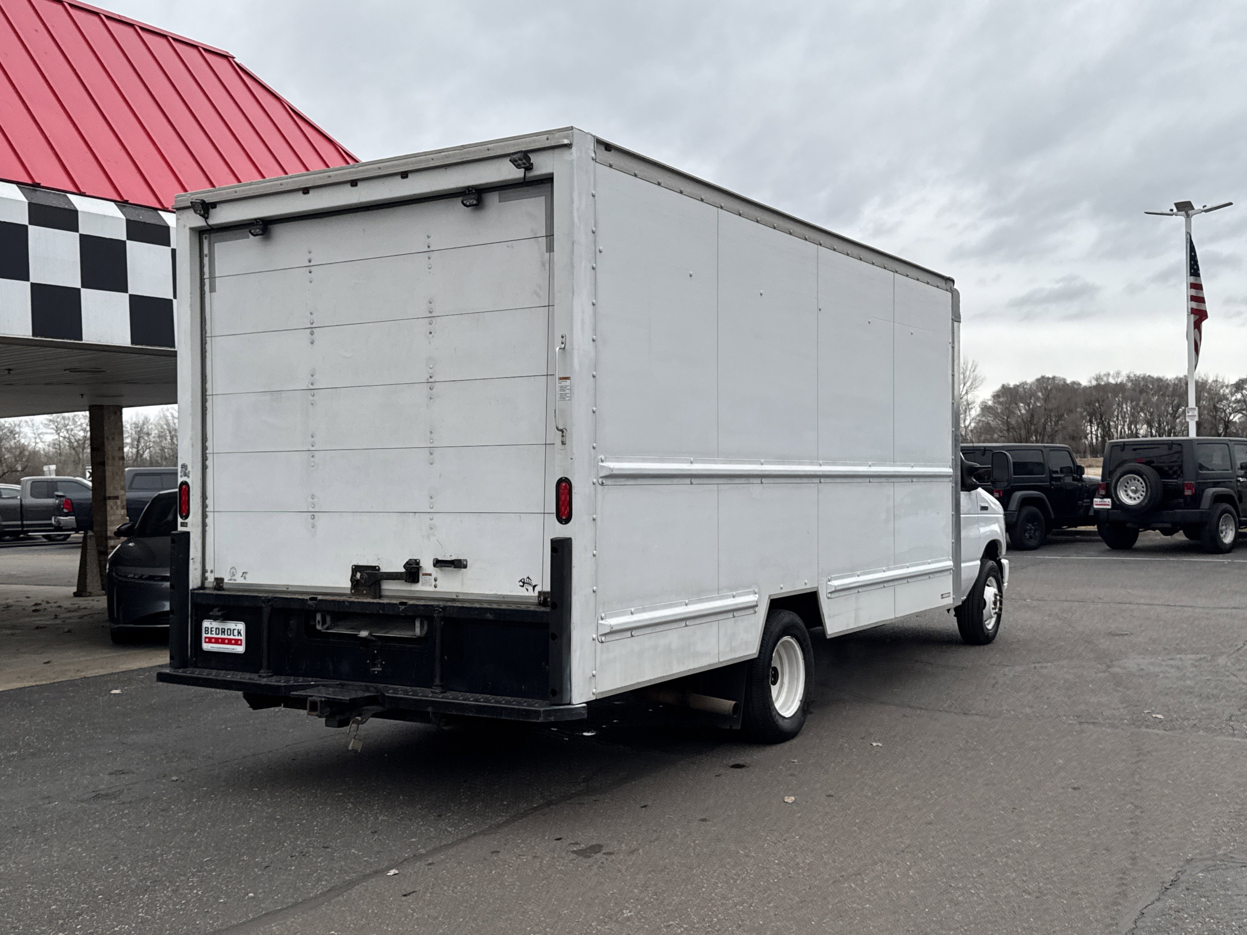 Used 2019 Ford E-350 and Econoline 350 Super Duty RWD image 7