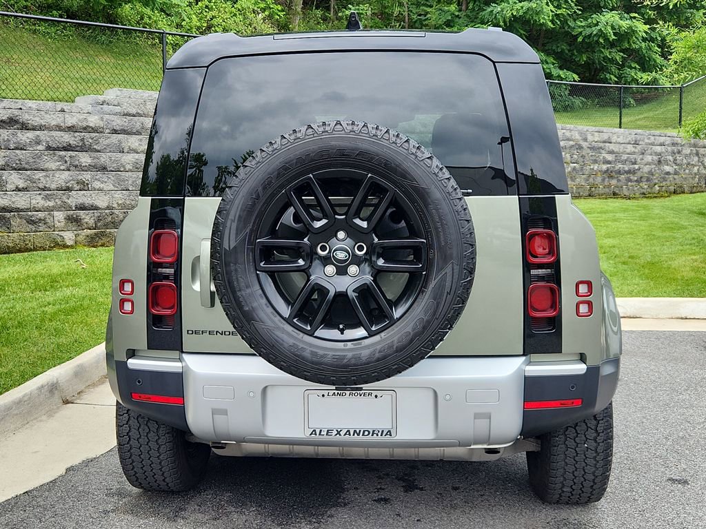 Used 2024 Land Rover Defender 110 S AWD/4WD image 7