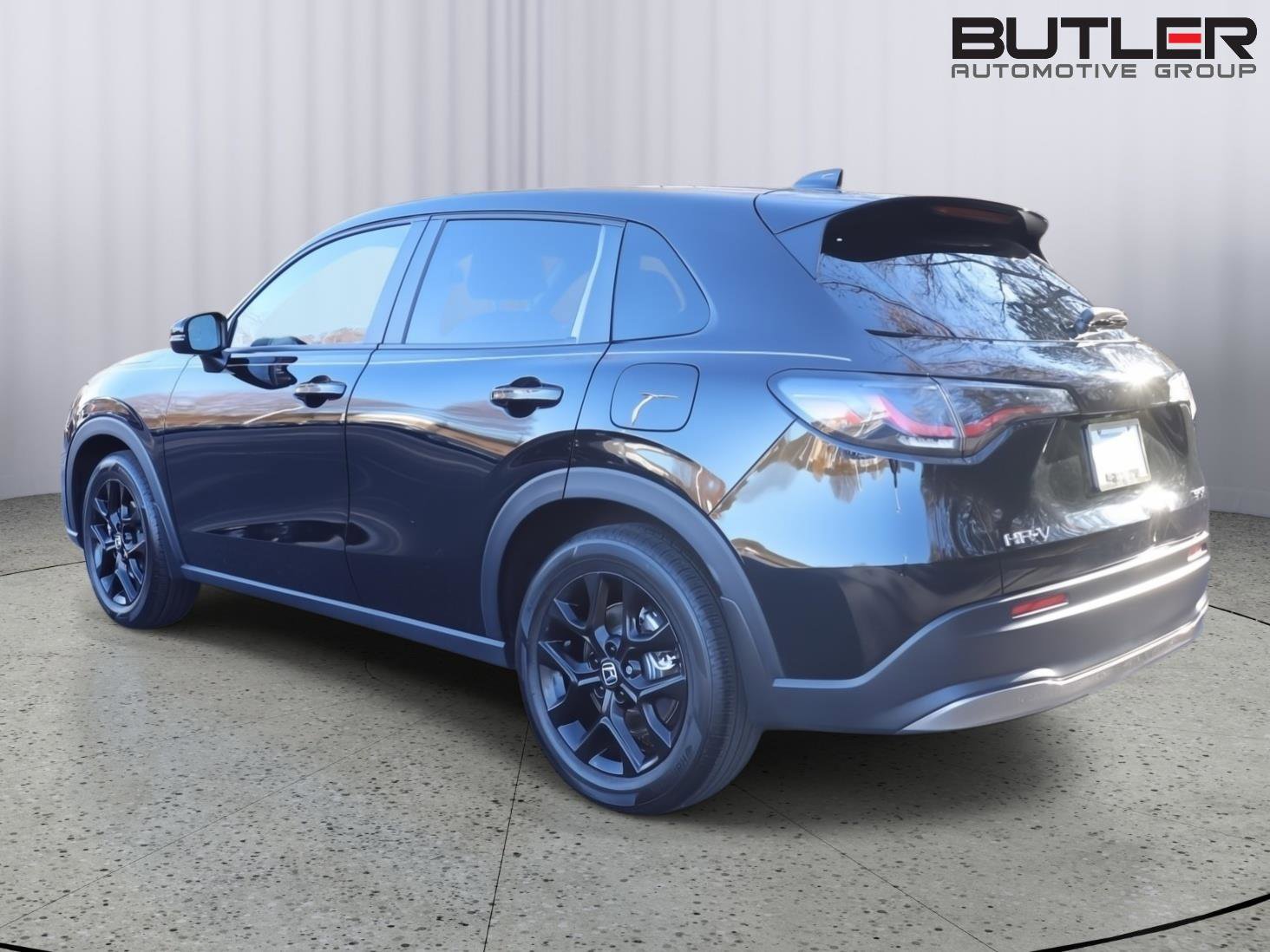 Used 2025 Honda HR-V Sport image 3