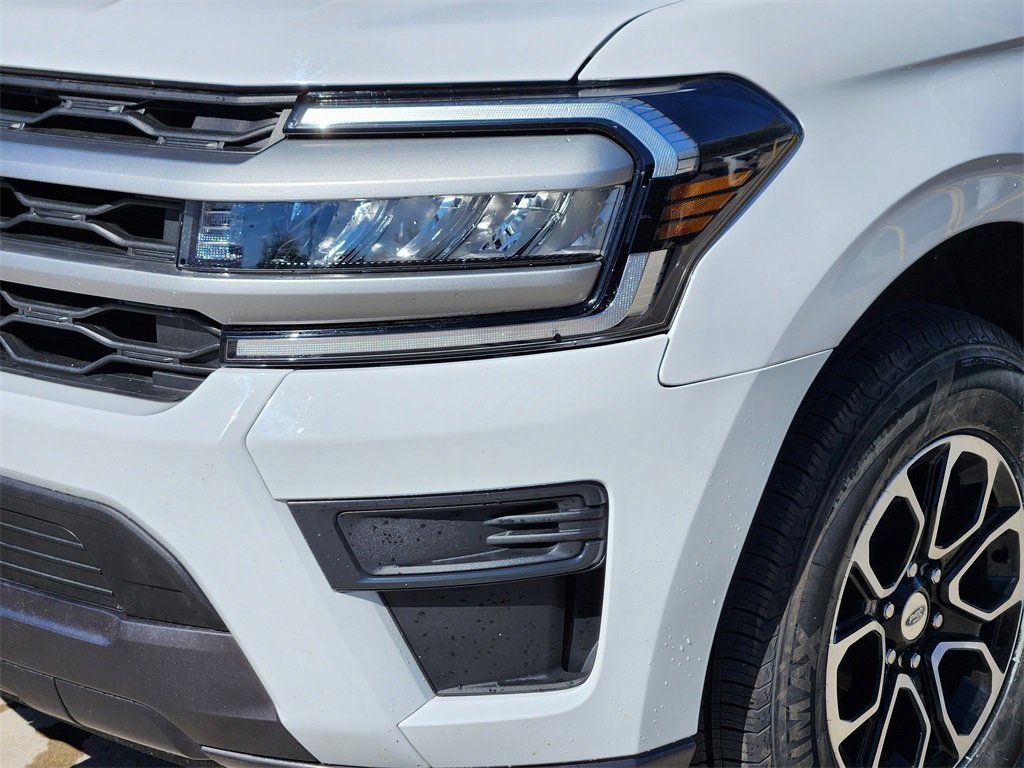 Used 2024 Ford Expedition Max XLT image 10