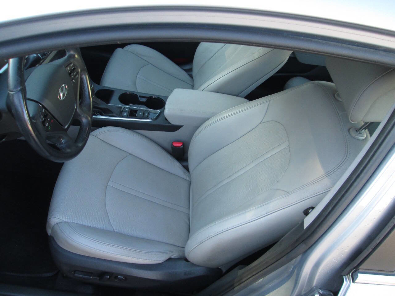 Used 2017 Hyundai Sonata Limited w/ Ultimate Package 04 image 17