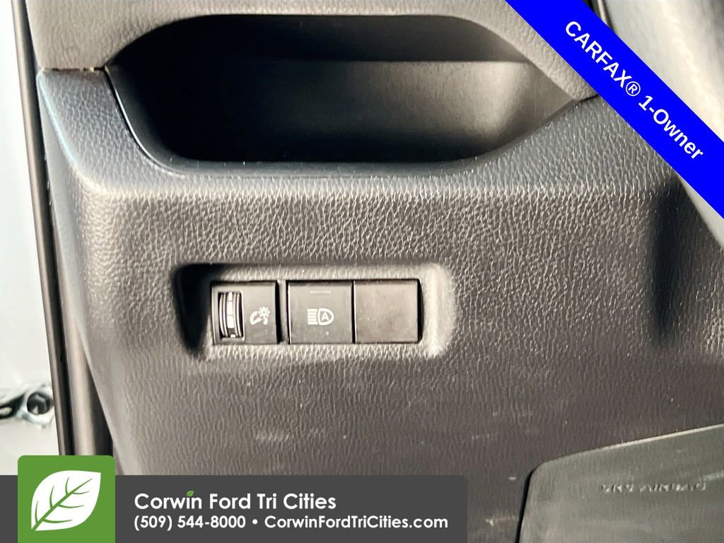 Used 2022 Toyota RAV4 LE image 19