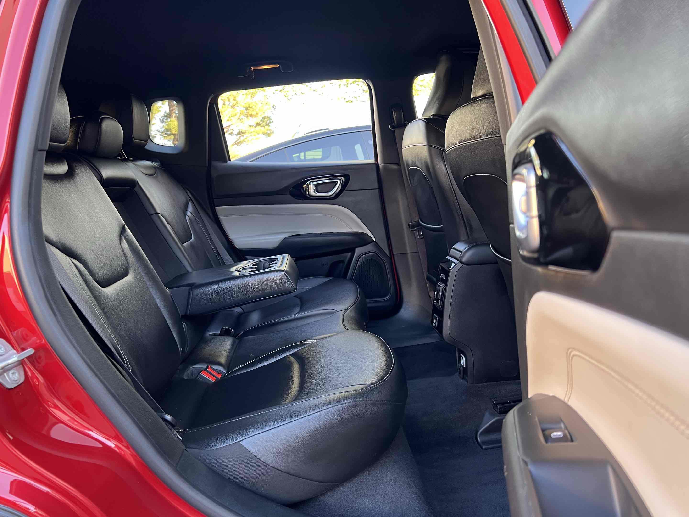 Used 2025 Jeep Compass Limited image 26