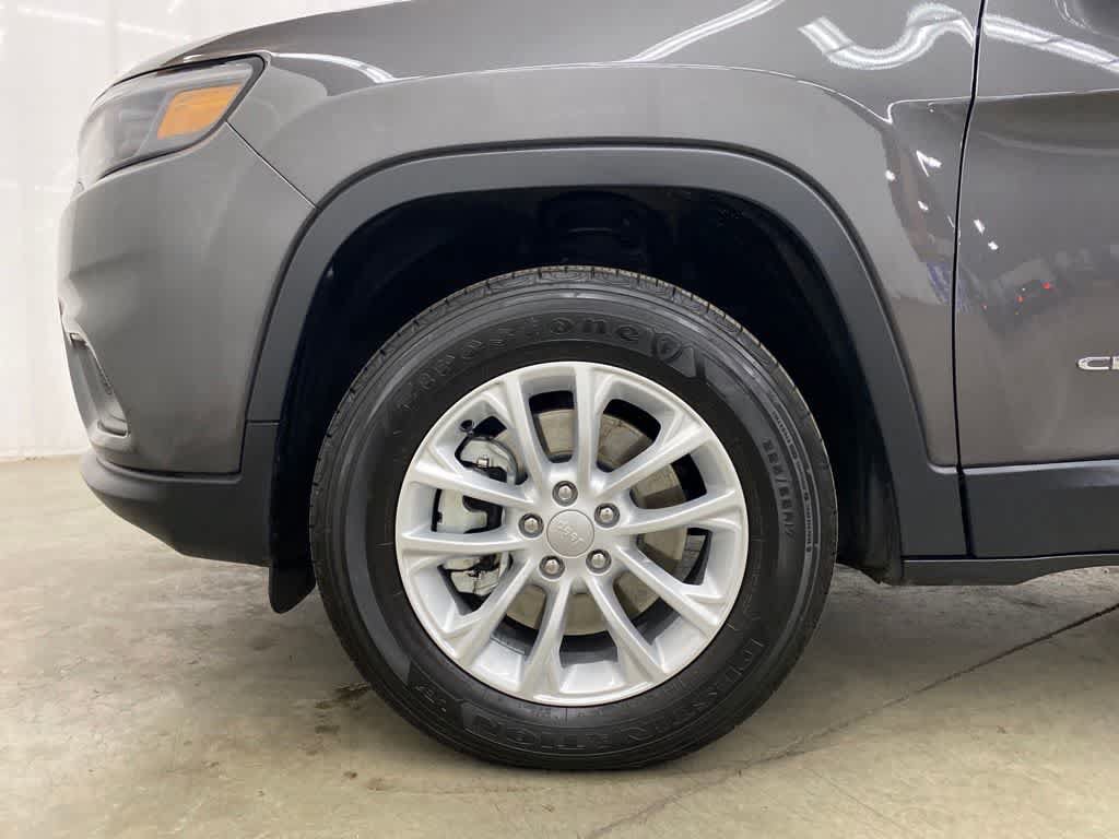 Used 2022 Jeep Cherokee Latitude Lux w/ Mopar Interior Package AWD/4WD image 10