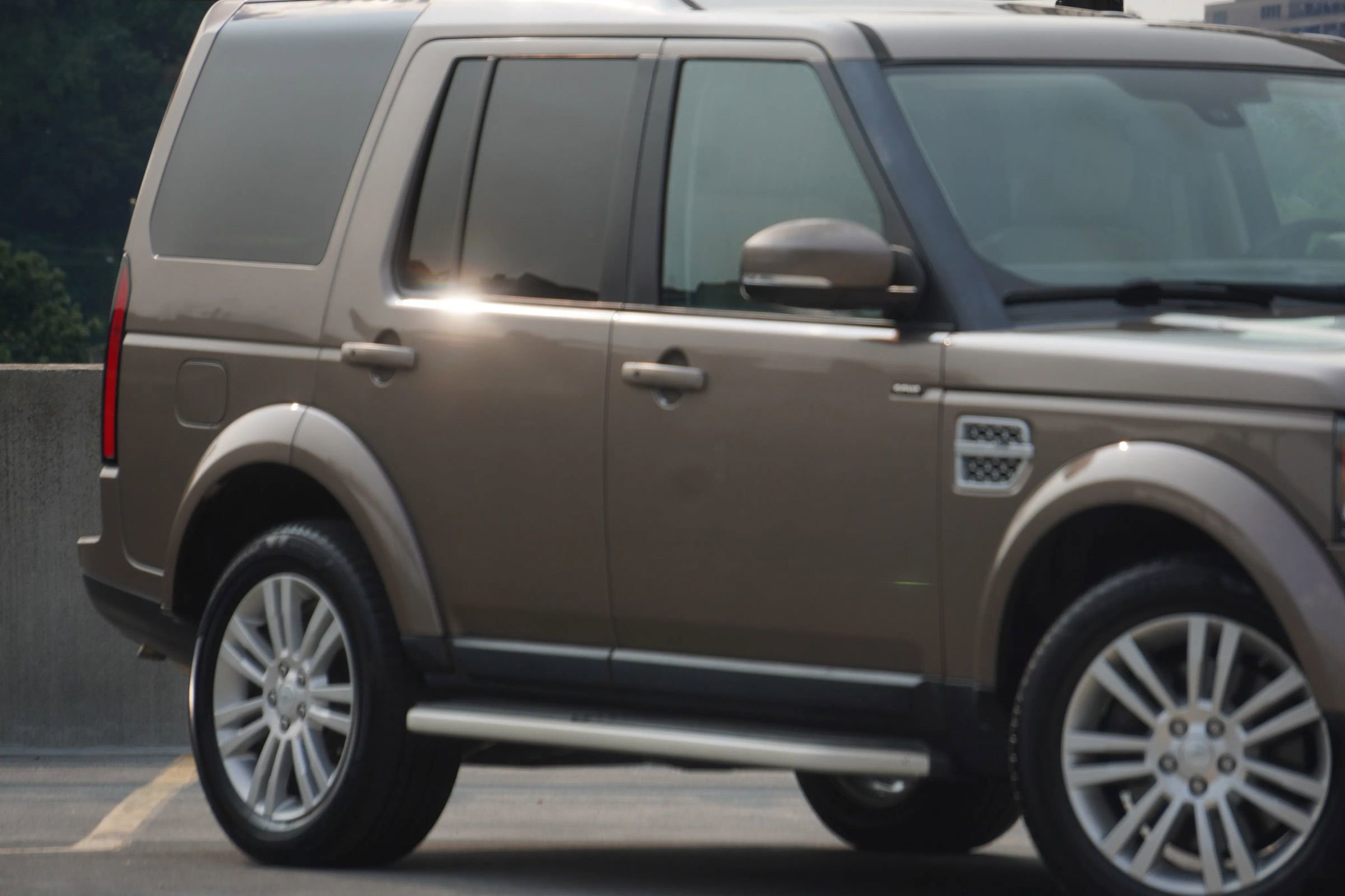 Used 2015 Land Rover LR4 HSE LUX image 15