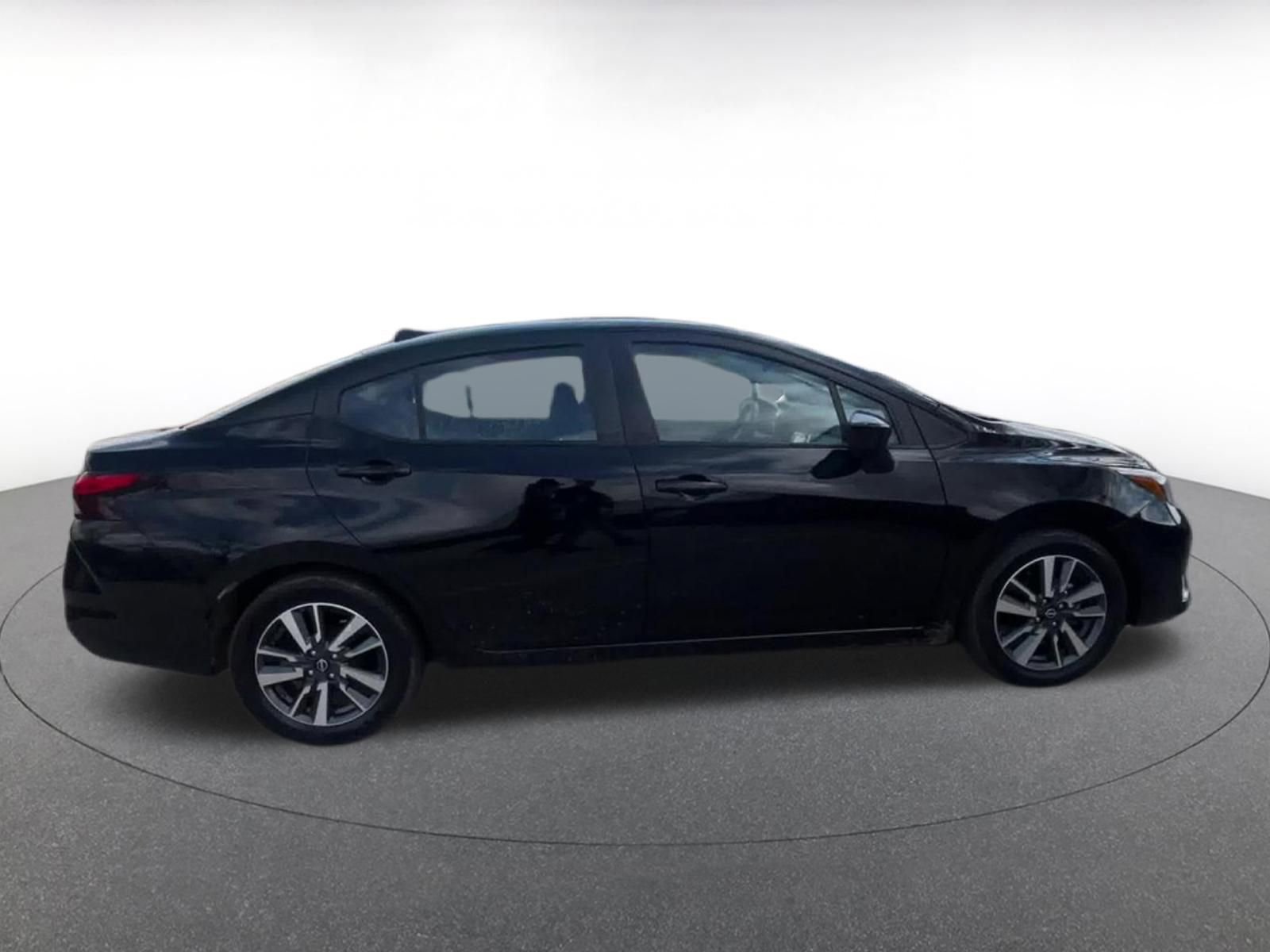 Used 2025 Nissan Versa SV FWD image 16