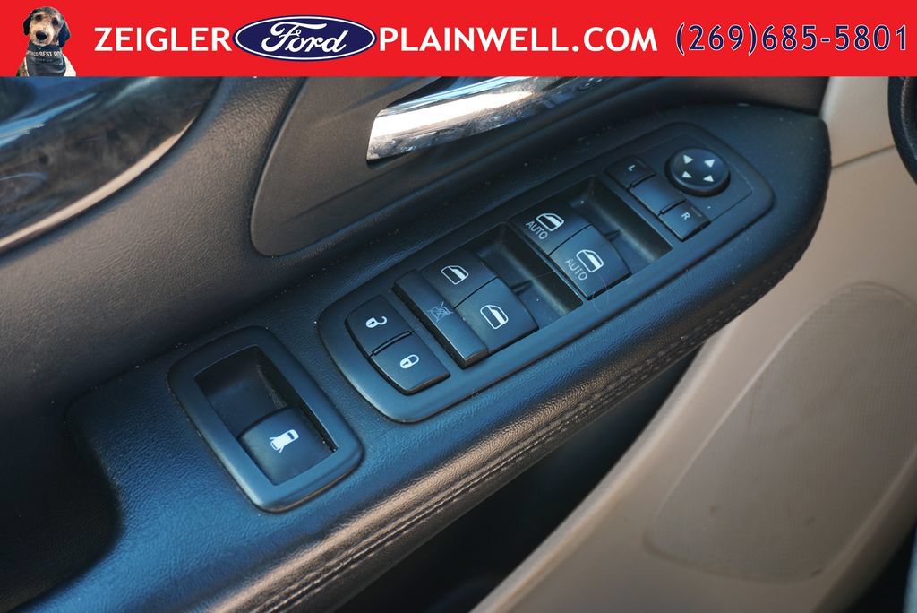 Used 2016 Dodge Grand Caravan SXT FWD image 28