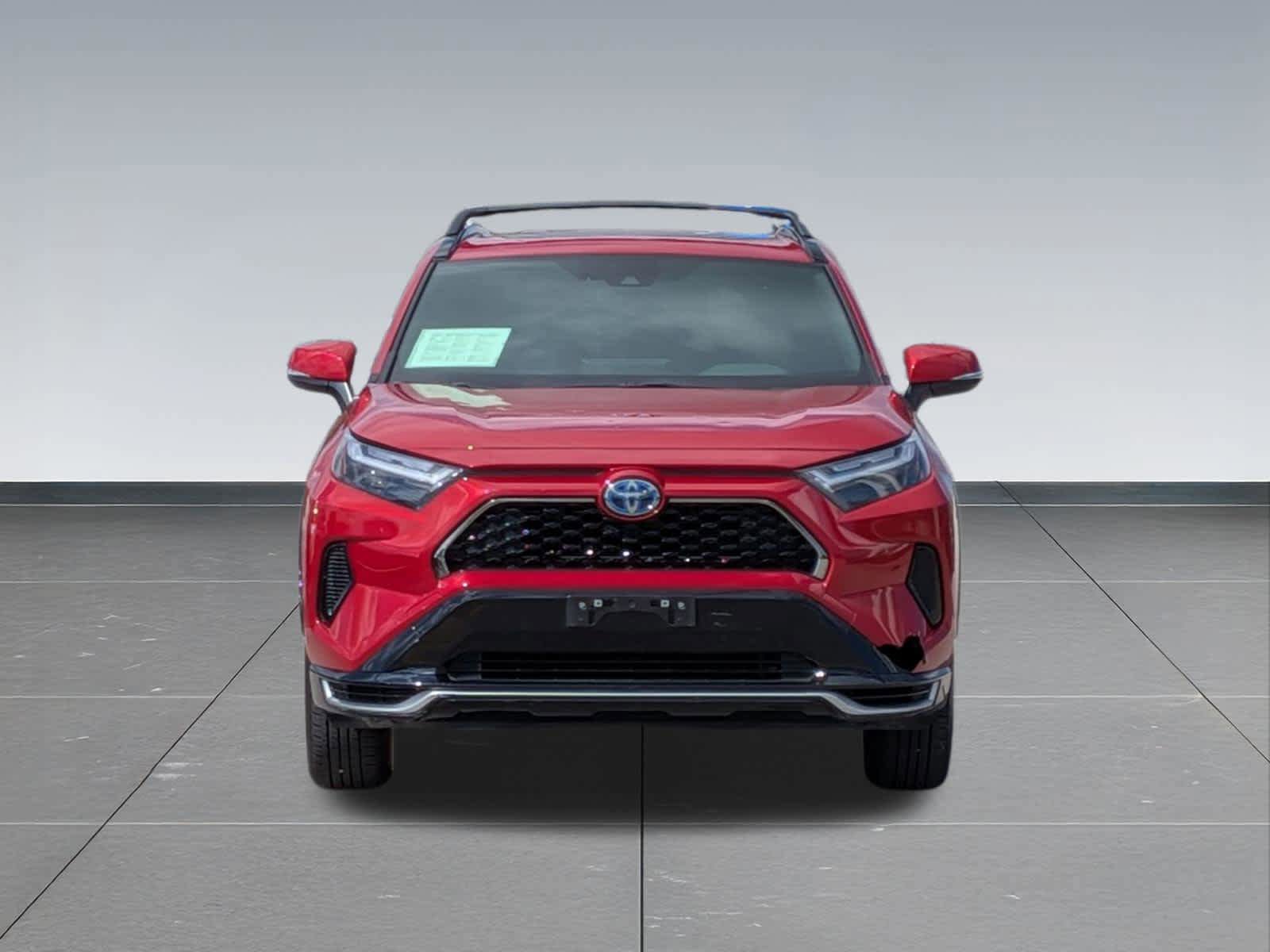 Used 2022 Toyota RAV4 SE w/ Weather & Moonroof Package AWD/4WD image 8