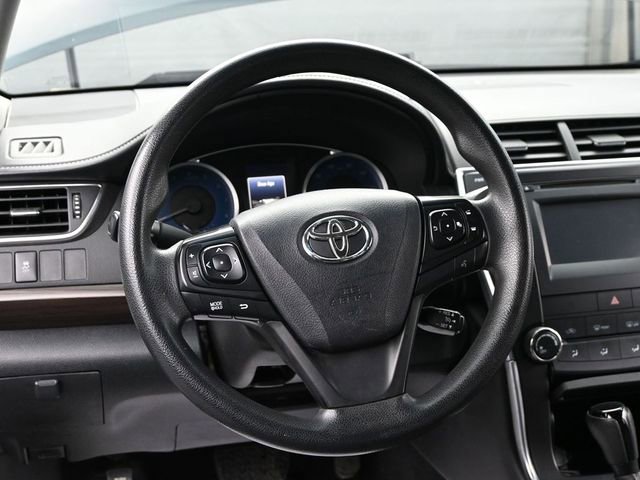 Used 2016 Toyota Camry LE image 29