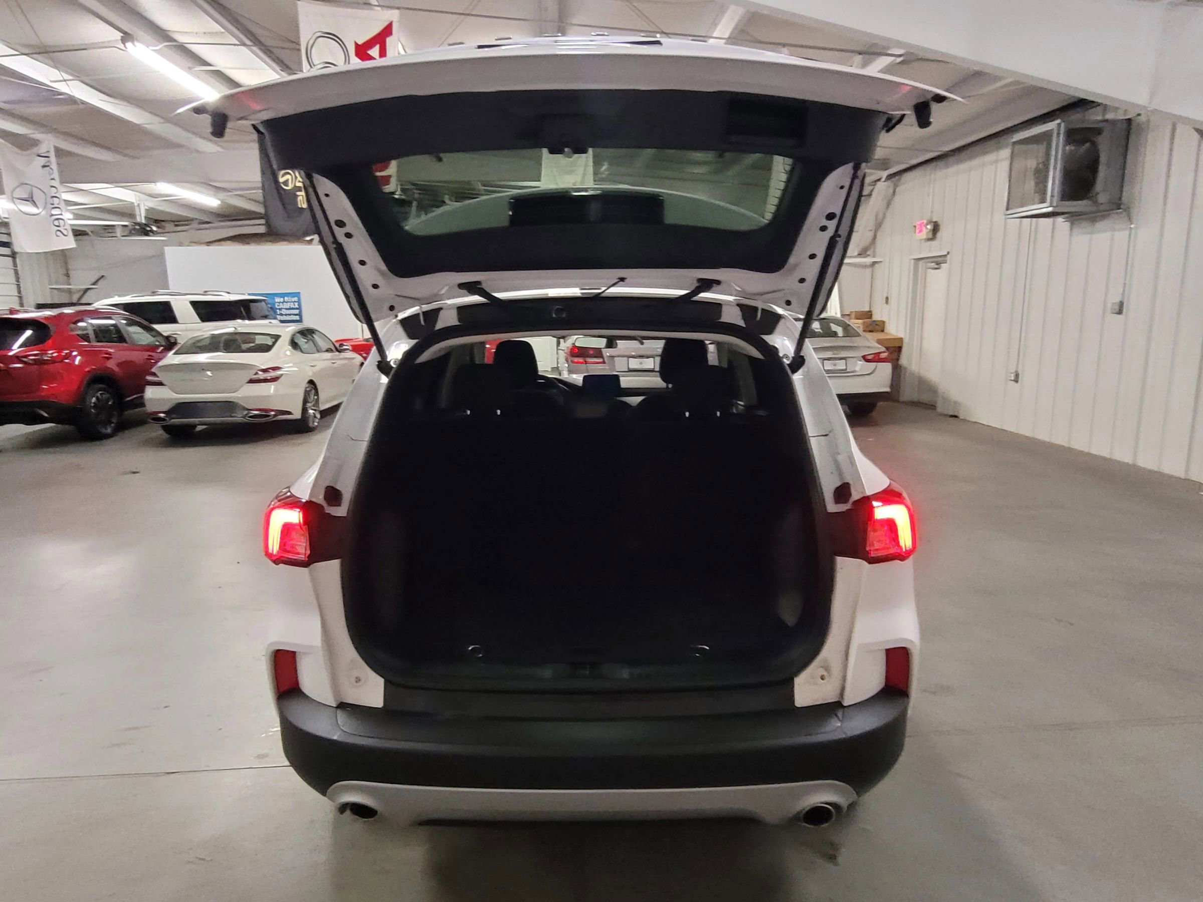 Used 2021 Ford Escape SE FWD image 34